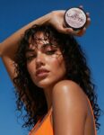Luxor Allure Latte Body Nectar Vanilla Latte Model